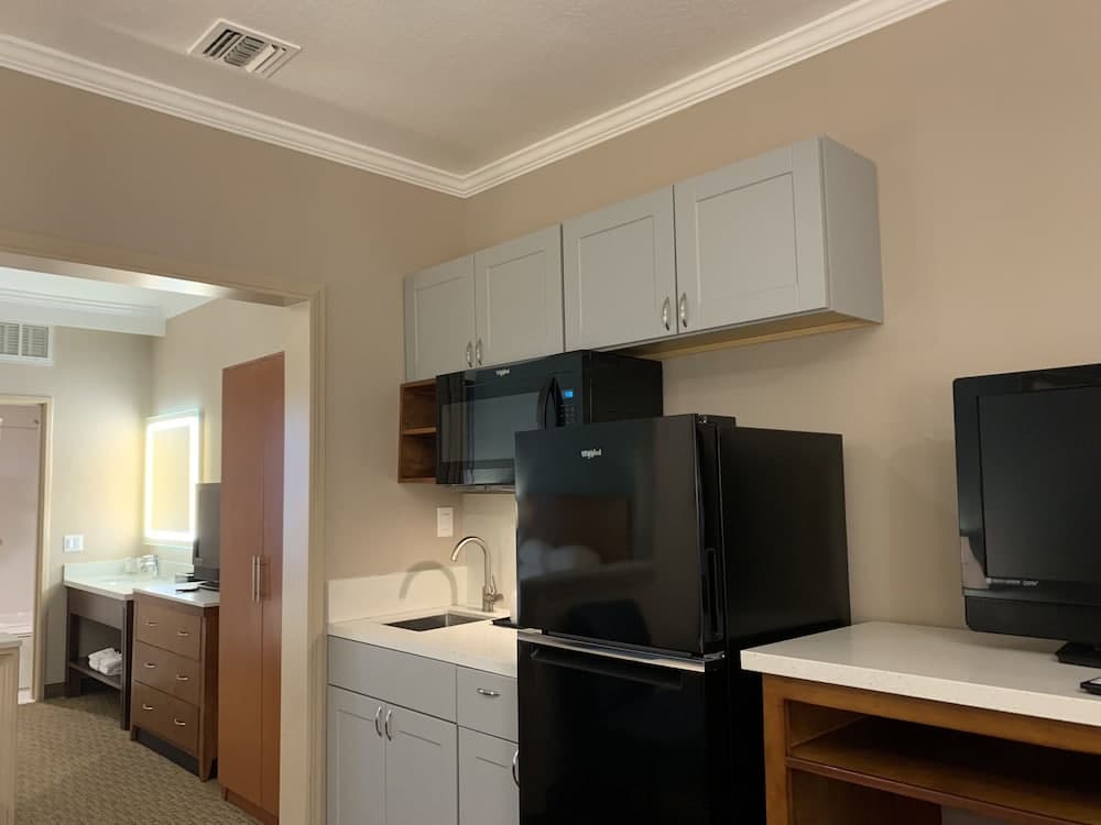 MainStay Suites John Wayne Airport by Choice Hotels gallery photo in Santa Ana, CA — image 35