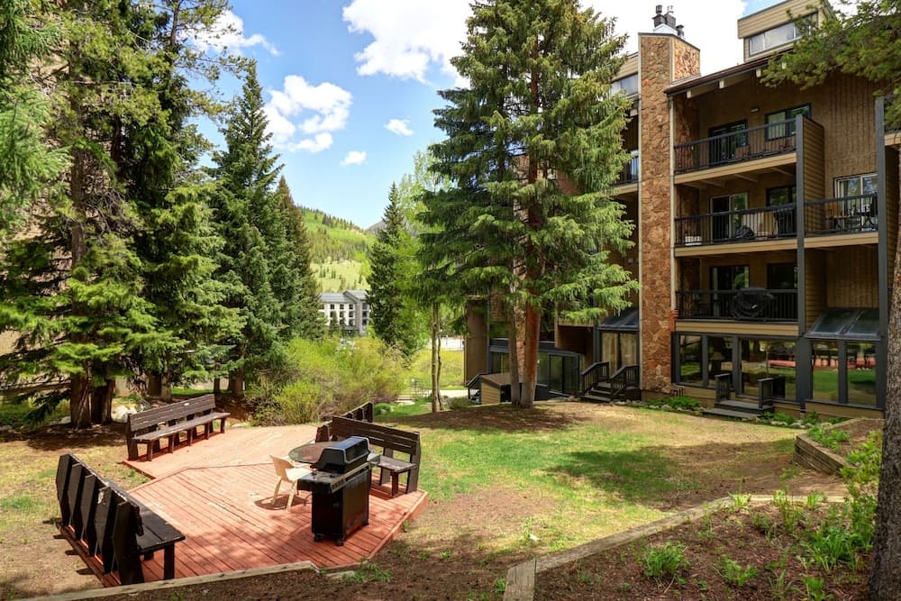 CM112H Copper Mtn Inn Studio Studio Bedroom 1Bathroom Hotel Room property views in Copper Mountain, CO — gallery photo 3