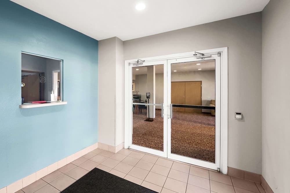 Econo Lodge Inn & Suites Mesquite - Dallas East gallery photo in Mesquite, TX — image 32