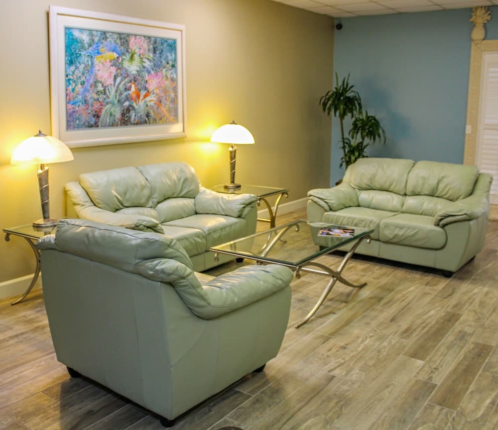 Discovery Beach Resort interior in Cocoa Beach, FL — gallery photo 2