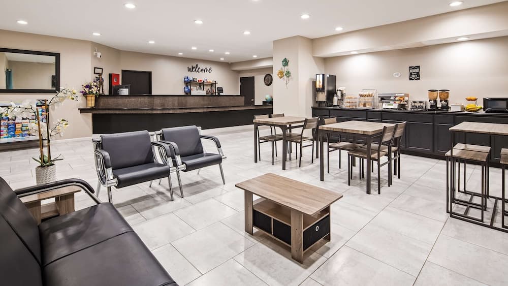SureStay Hotel by Best Western Orange interior in Orange, TX — gallery photo 2