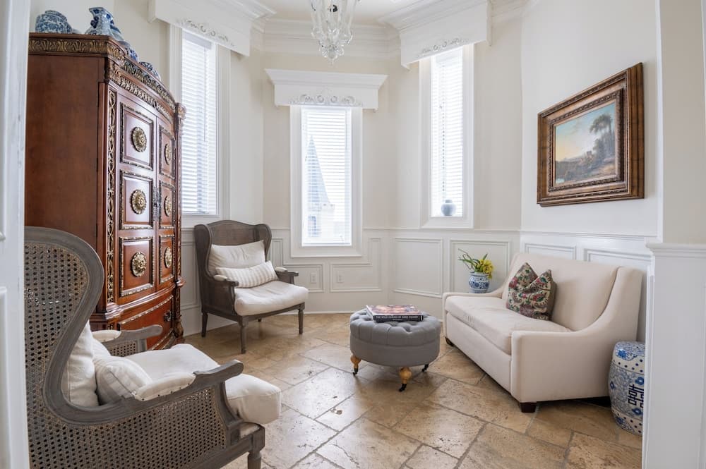 The Kentucky Castle property views in Versailles, KY — gallery photo 3