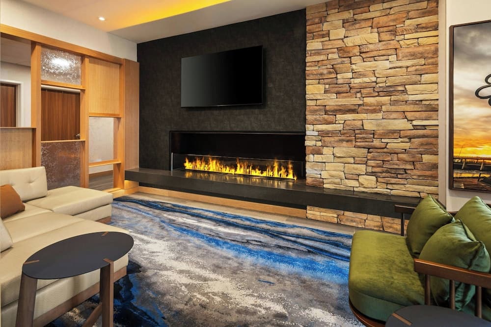 Fairfield Inn & Suites by Marriott Cedar Rapids North interior in Cedar Rapids, IA — gallery photo 2