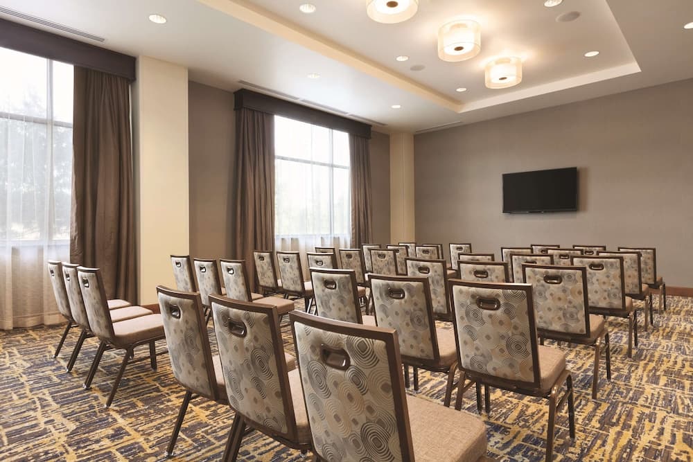 Embassy Suites Portland/Hillsboro, Oregon gallery photo in Hillsboro, OR — image 47