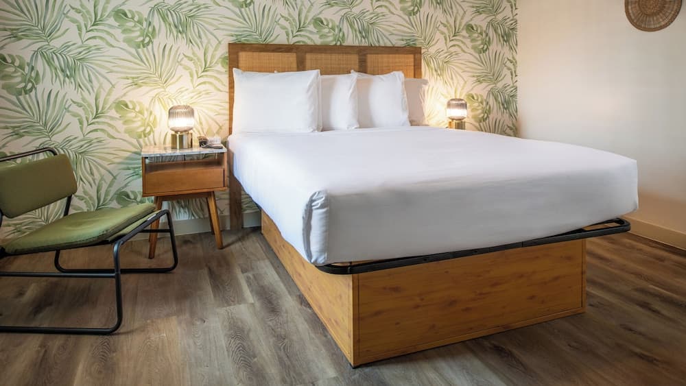 The LEEF Hotel gallery photo in Glendale, CA — image 4