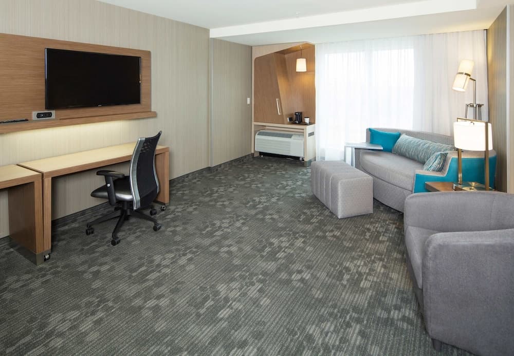 Courtyard by Marriott Dallas Midlothian-Midlothian Conf Ctr gallery photo in Midlothian, TX — image 39