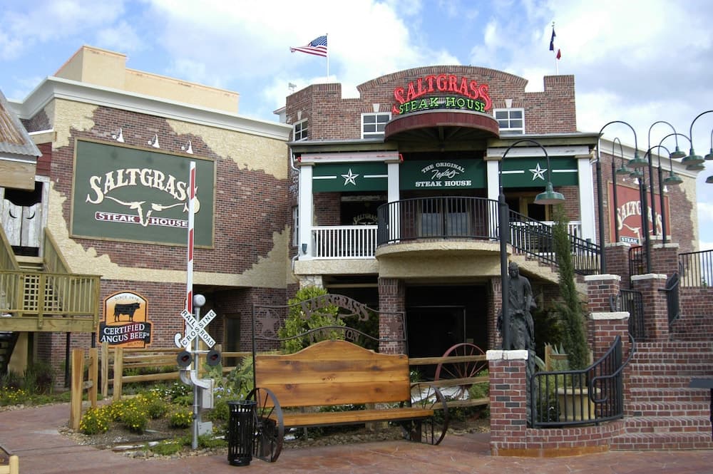 Kemah Boardwalk Inn property views in Kemah, TX — gallery photo 3