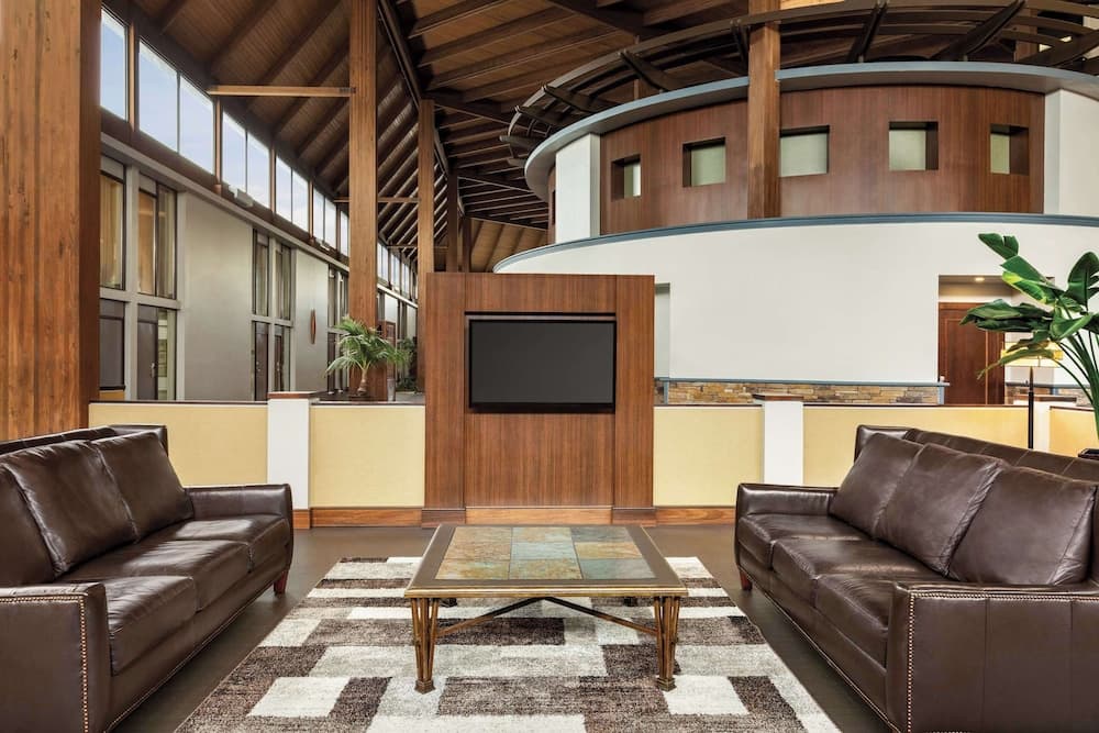 Radisson Hotel Lenexa Overland Park property views in Lenexa, KS — gallery photo 3