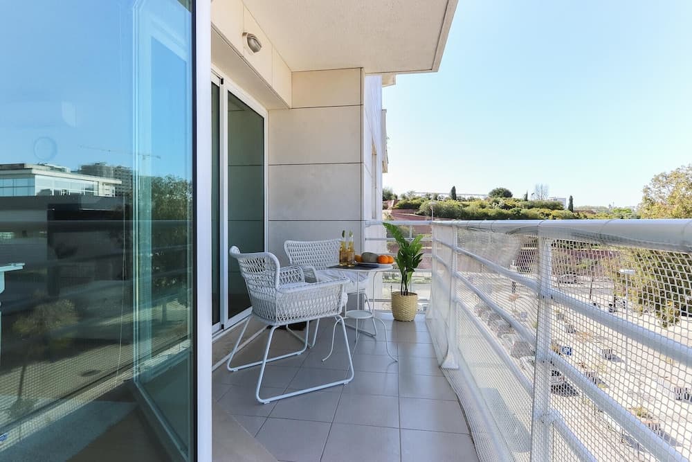 Amazing SEA VIEW Studio featured exterior or lobby in Miami, FL — similar hotel