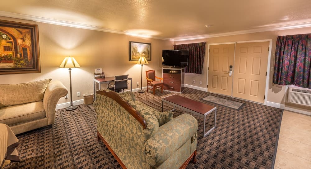 Edgewater Inn Reedley gallery photo in Reedley, CA — image 14