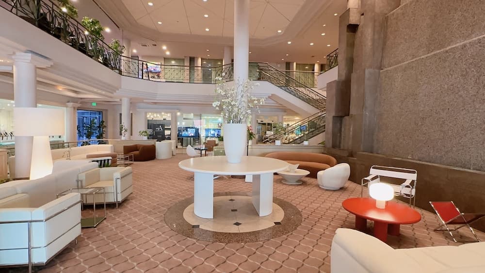 Oxford Palace Hotel And Galleria featured exterior or lobby in Los Angeles, CA — similar hotel