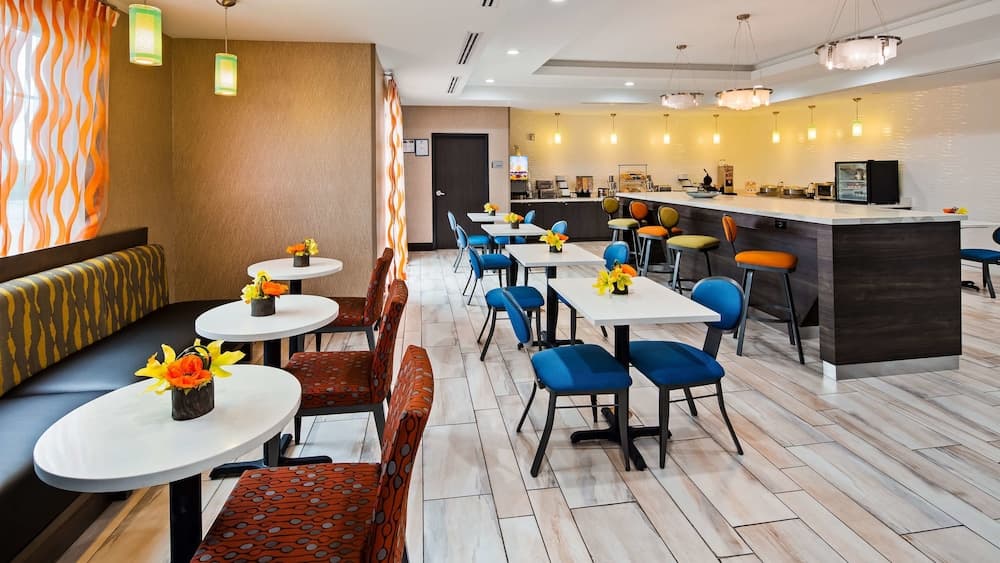 Holiday Inn Express And Suites Pasadena Houston Southeast by IHG gallery photo in Pasadena, TX — image 21
