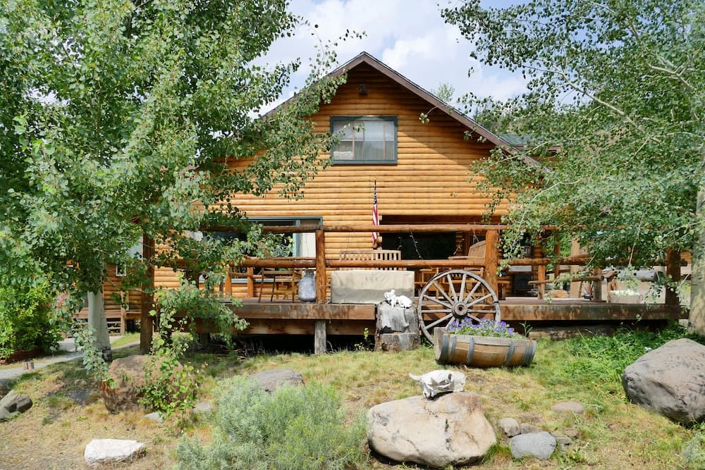 Creekside Lodge at Yellowstone featured exterior or lobby in Cody — similar hotel