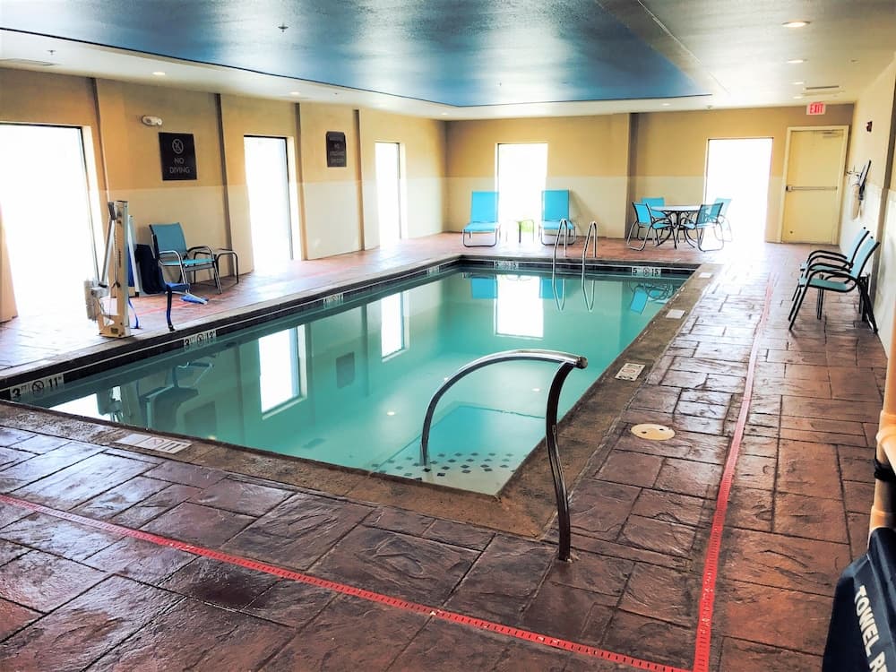 Comfort Suites Dodge City interior in Dodge City, KS — gallery photo 2