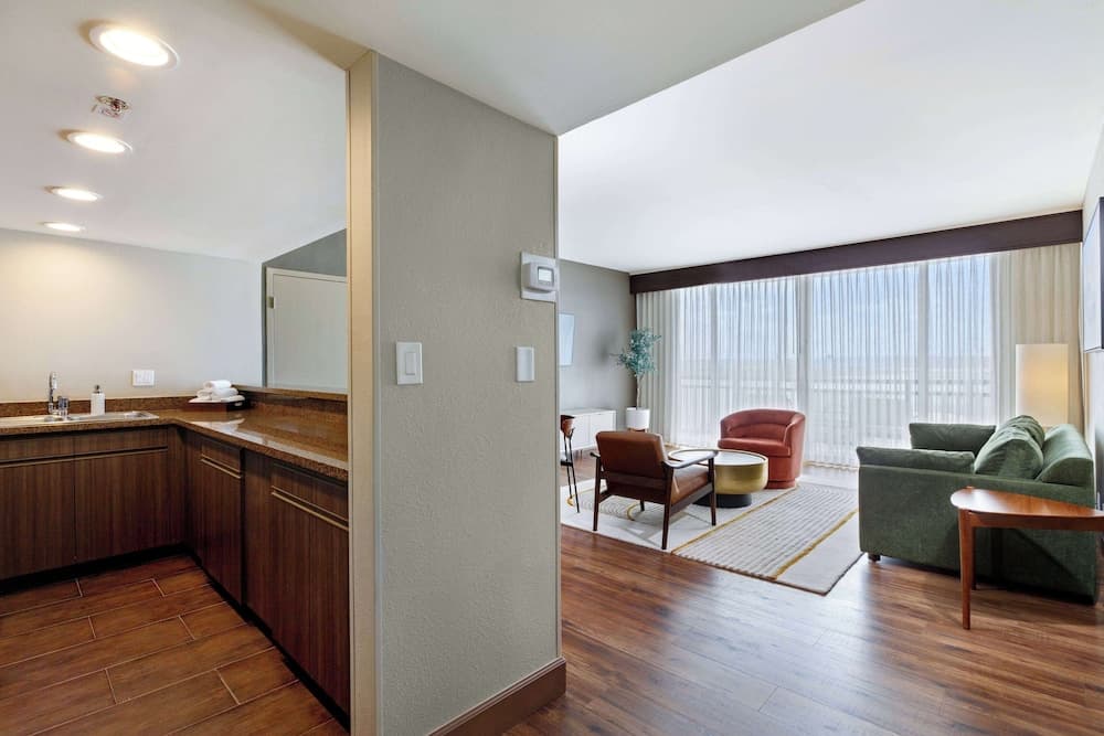 Wyndham San Diego Bayside property views in San Diego, CA — gallery photo 3