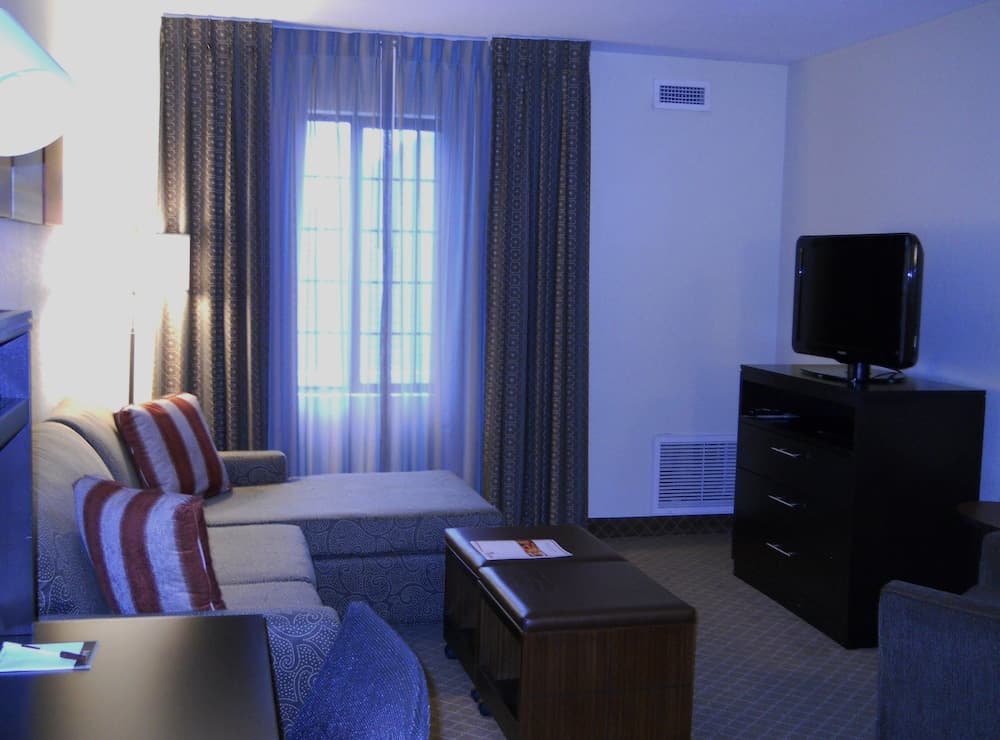 Staybridge Suites Columbus-Airport by IHG property views in Columbus, OH — gallery photo 3