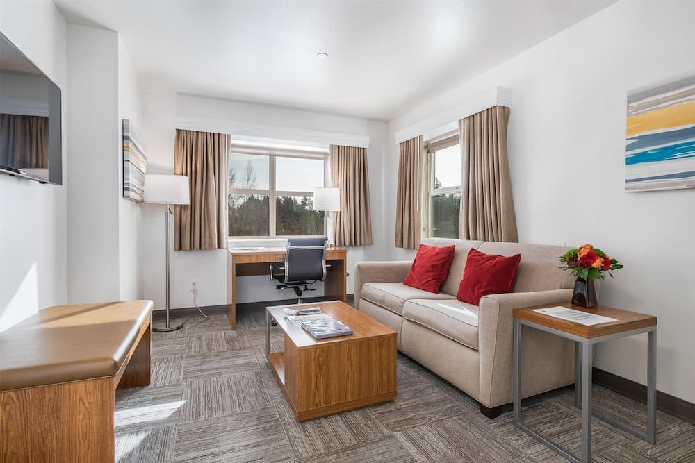 Marshall Suites Bainbridge Island, SureStay Collection by BW property views in Bainbridge, WA — gallery photo 3