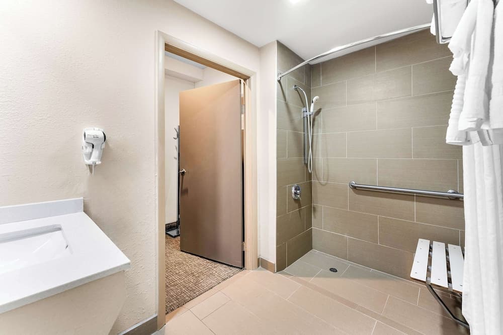 SureStay Plus by Best Western Reading North gallery photo in Reading, PA — image 18