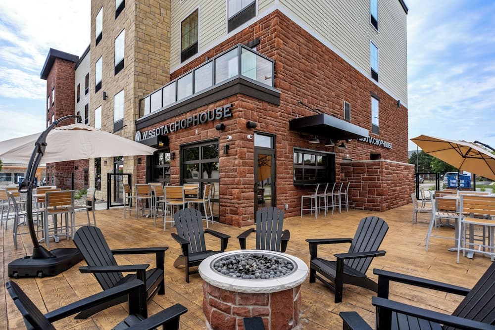 Cobblestone Hotel & Suites - Waukesha property views in Waukesha, WI — gallery photo 3