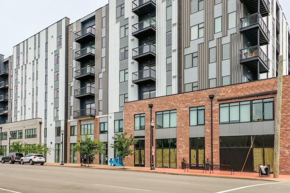 CozySuites at Nulu featured exterior or lobby in Louisville, KY — similar hotel