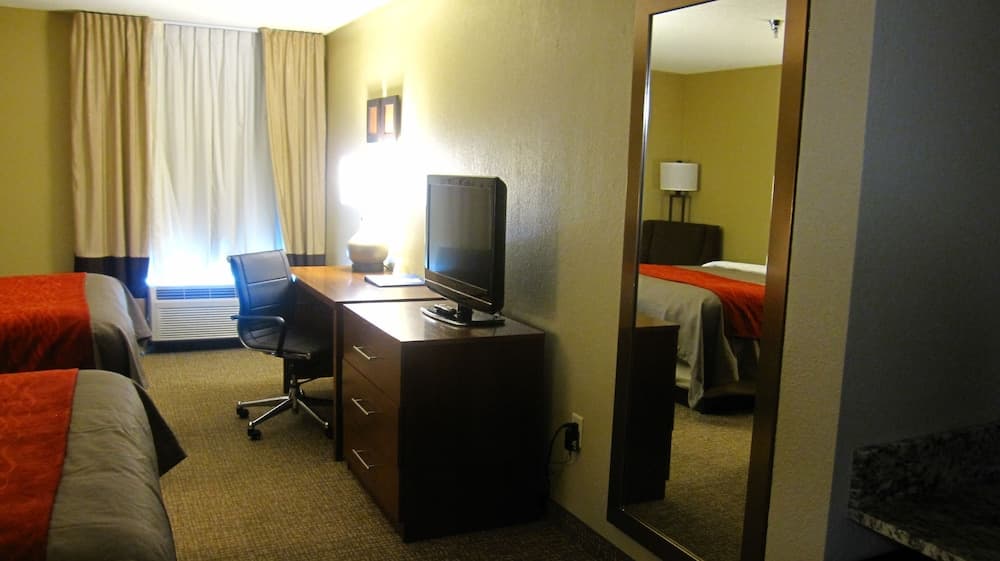 Comfort Inn & Suites LaGrange East gallery photo in LaGrange, GA — image 8