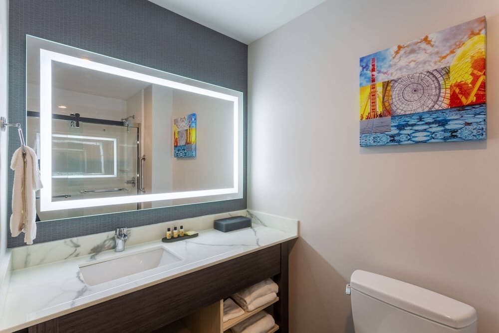La Quinta Inn & Suites by Wyndham Shorewood gallery photo in Joliet, IL — image 25