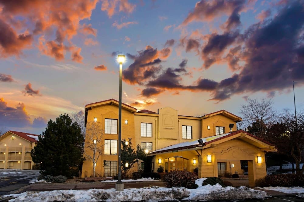 La Quinta Inn by Wyndham Denver Northglenn featured exterior or lobby in Northglenn, CO — similar hotel