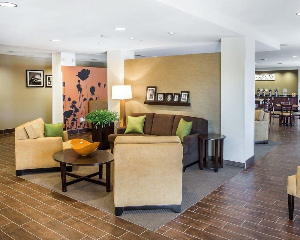 MainStay Suites Cartersville - Emerson Lake Point interior in Cartersville, GA — gallery photo 2