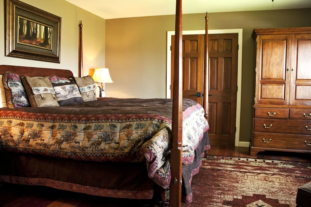 The Mountain Top Inn & Resort interior in Chittenden, VT — gallery photo 2