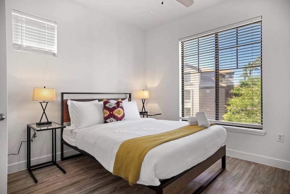 Cozy Suites Glendale property views in Glendale, AZ — gallery photo 3