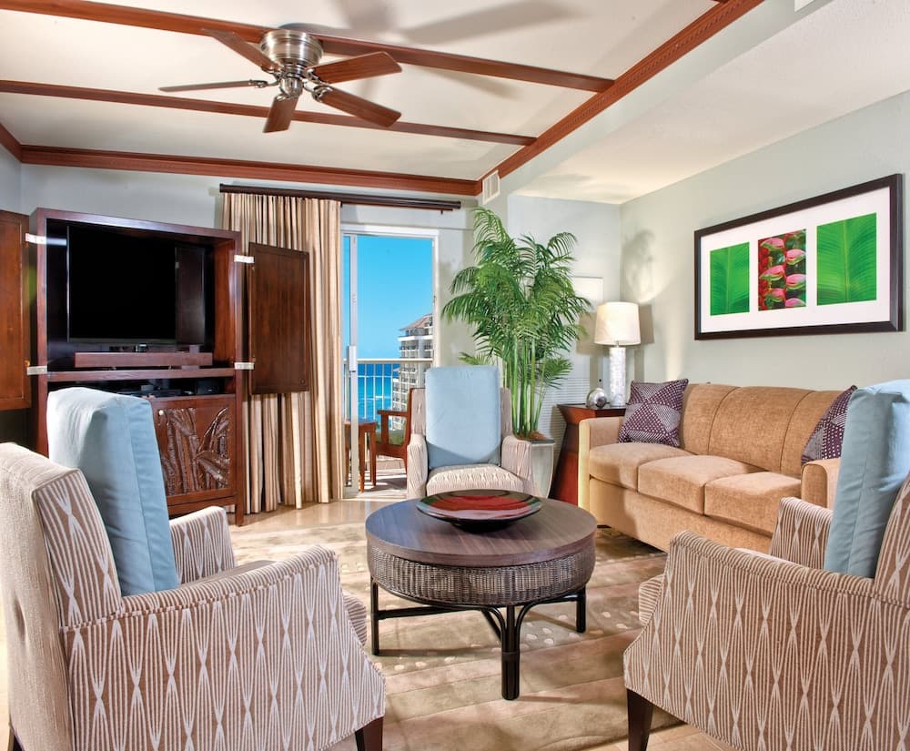 Club Wyndham at Waikiki Beach Walk interior in Honolulu, HI — gallery photo 2