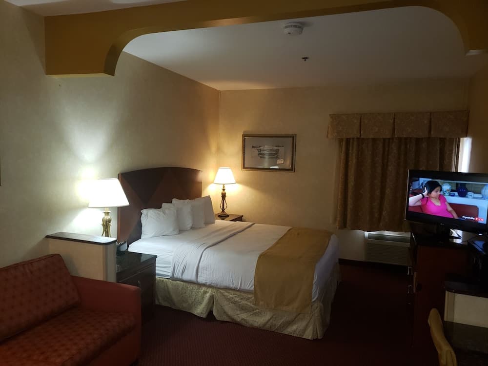 A Victory Suites Warren gallery photo in Warren, MI — image 14