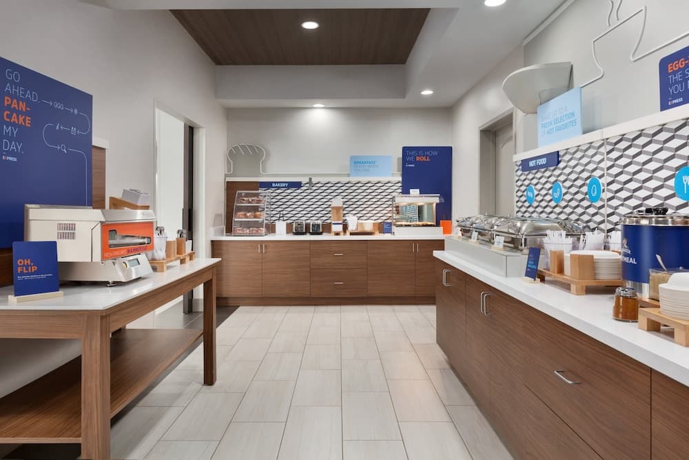 Holiday Inn Express Hotel & Suites Merced by IHG gallery photo in Merced, CA — image 40