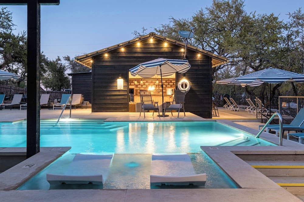 Lucky Arrow Retreat - Dripping Springs gallery photo in Dripping Springs, TX — image 45
