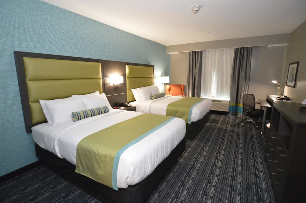 Holiday Inn Express And Suites Pasadena Houston Southeast by IHG gallery photo in Pasadena, TX — image 8