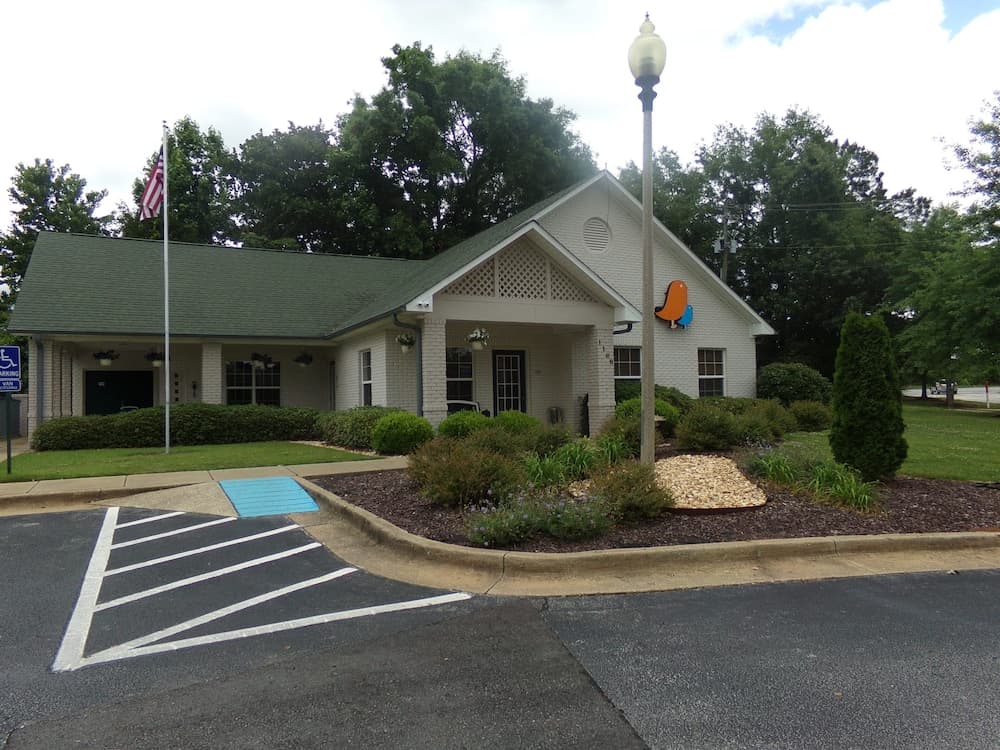InTown Suites Extended Stay Auburn AL - Auburn University gallery photo in Auburn, AL — image 9