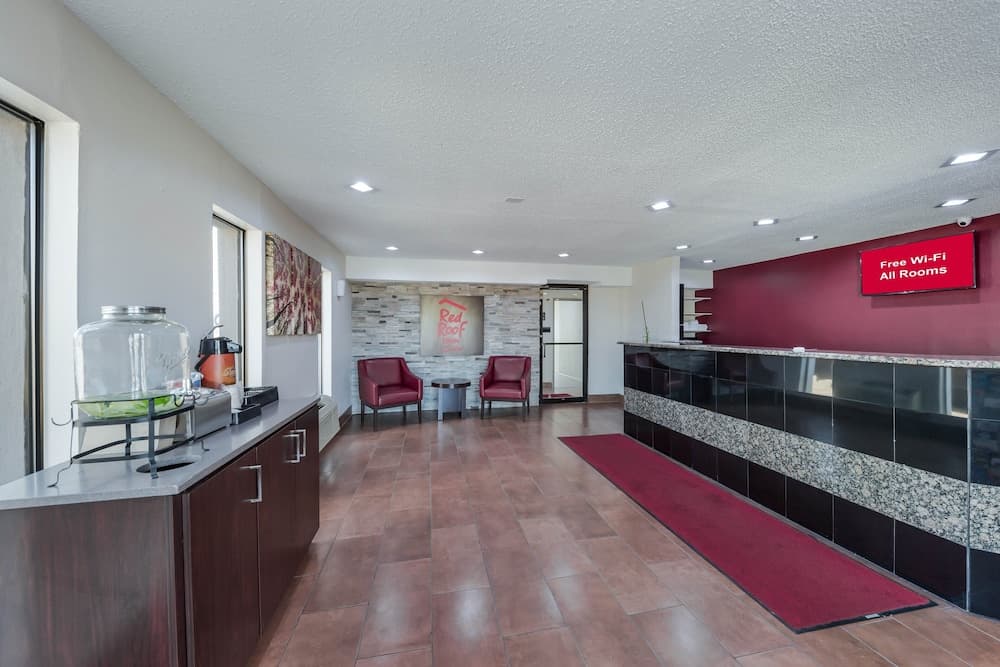 Red Roof Inn & Suites Denton gallery photo in Denton, TX — image 4