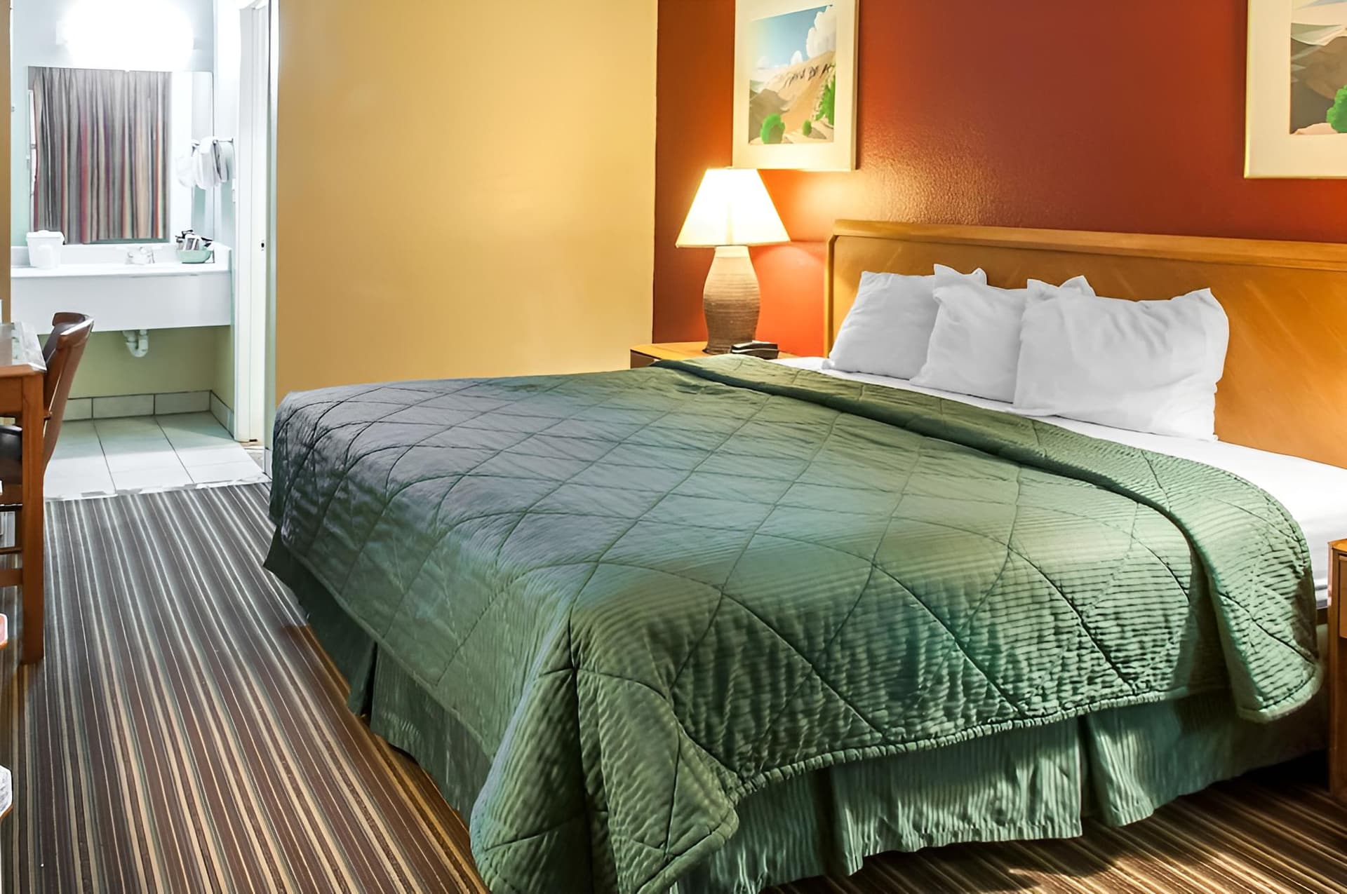 Suburban Studios East property views in Albuquerque, NM — gallery photo 3