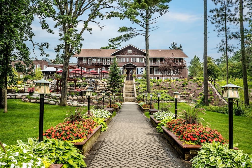 Grand View Lodge featured exterior or lobby in Nisswa, MN — similar hotel