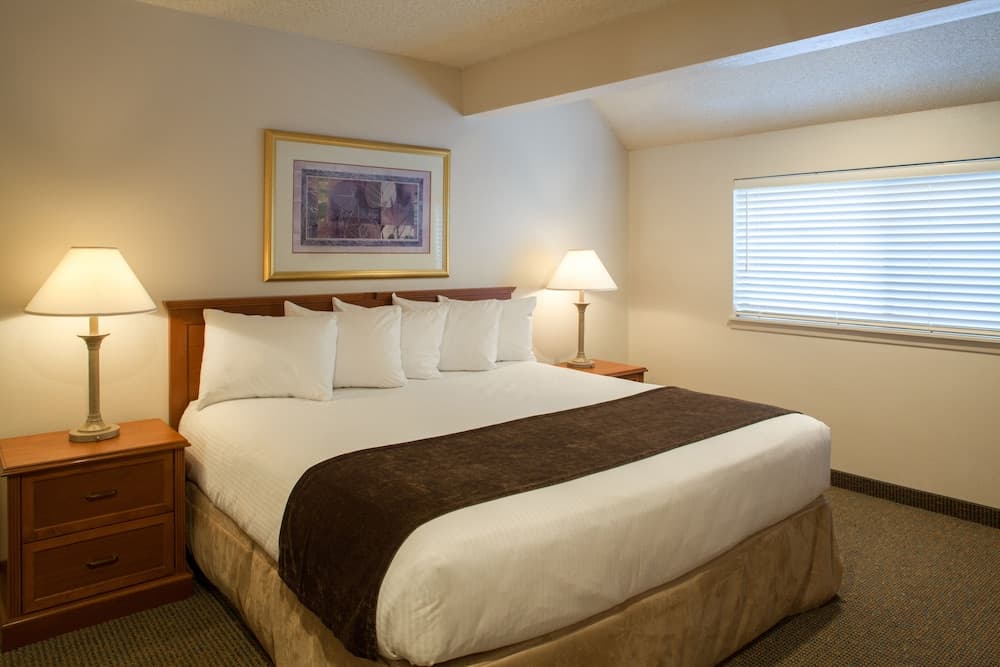 Annabell Gardens interior in Lincoln, NE — gallery photo 2