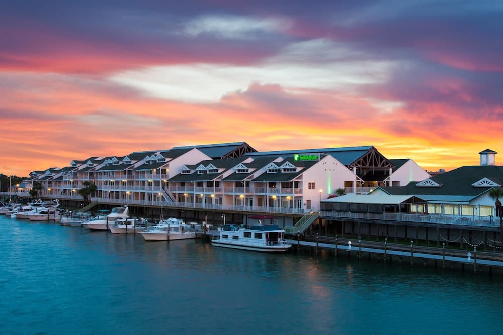Holiday Inn & Suites Clearwater Beach S-Harbourside by IHG — hotel in Indian Rocks Beach, Florida
