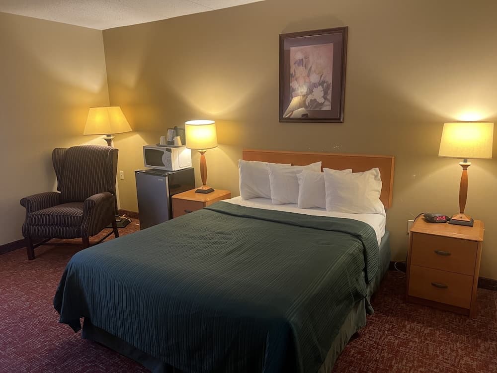 All Seasons Inn & Suites interior in Smithfield, RI — gallery photo 2