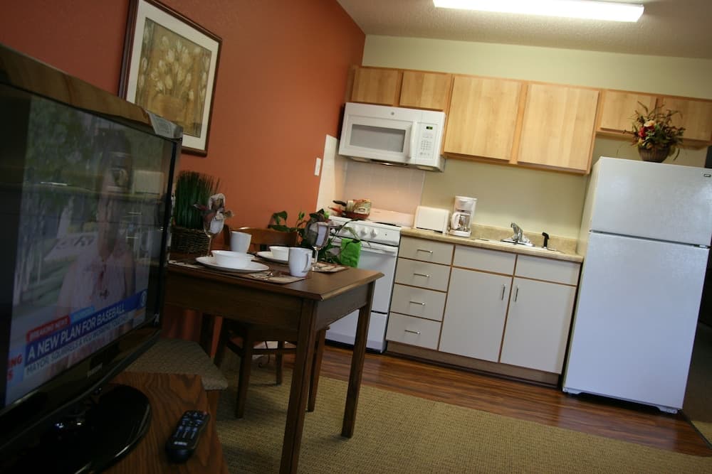 Affordable Suites Fredericksburg interior in Fredericksburg, VA — gallery photo 2