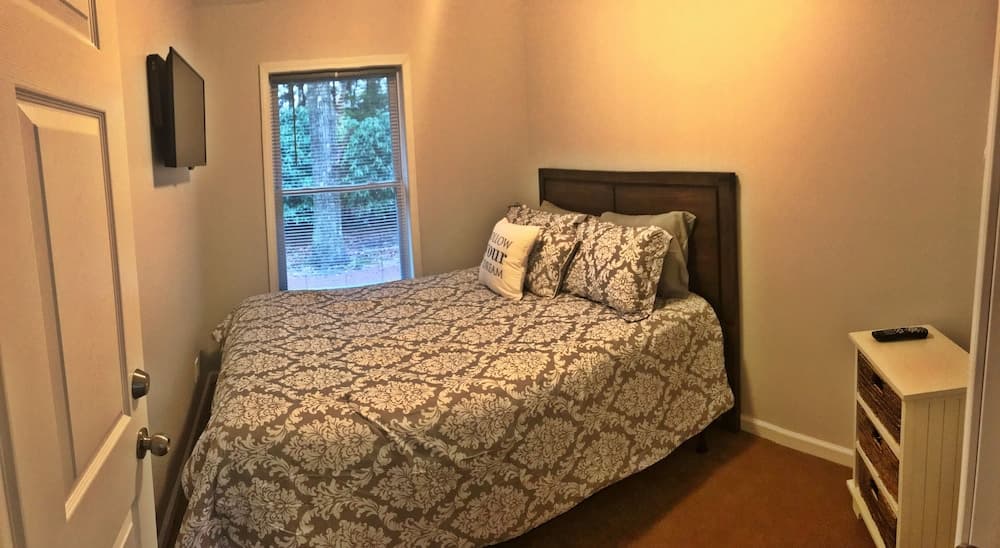 Lake Harmony Inn interior in Lake Harmony — gallery photo 2