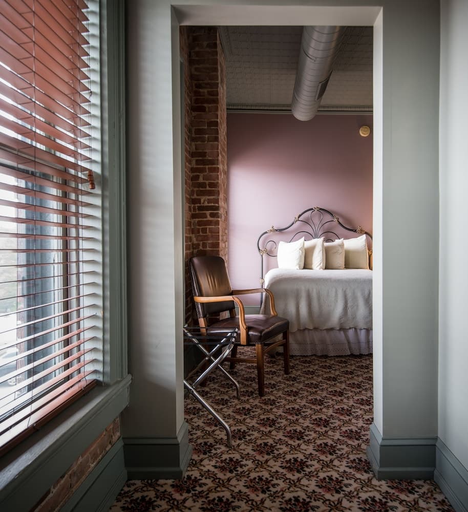The Black Hawk Hotel gallery photo in Cedar Falls, IA — image 35