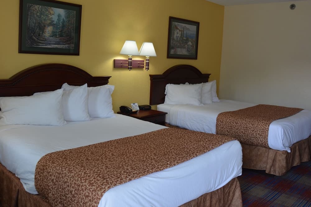 Travelodge by Wyndham Montgomery East property views in Montgomery, AL — gallery photo 3