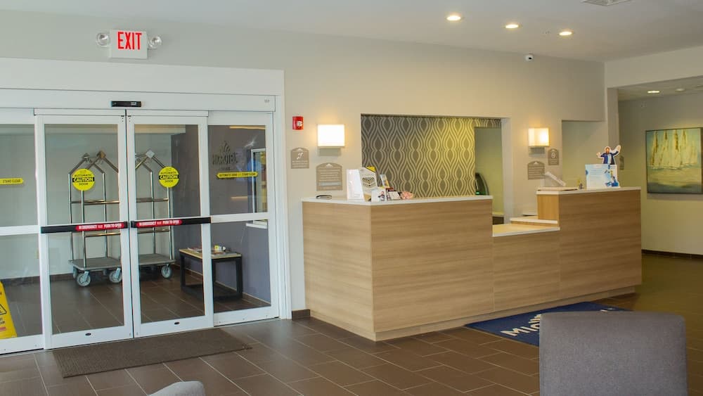 Microtel by Wyndham Penn Yan Finger Lakes Region interior in Penn Yan, NY — gallery photo 2