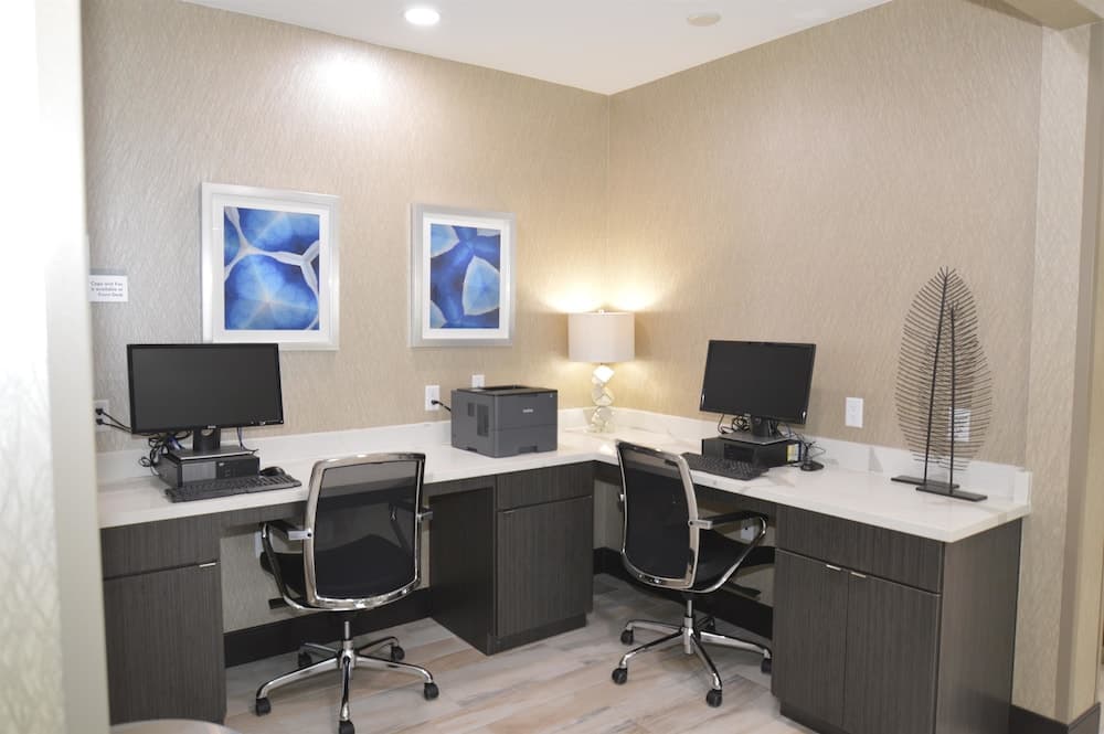 Holiday Inn Express And Suites Pasadena Houston Southeast by IHG gallery photo in Pasadena, TX — image 24