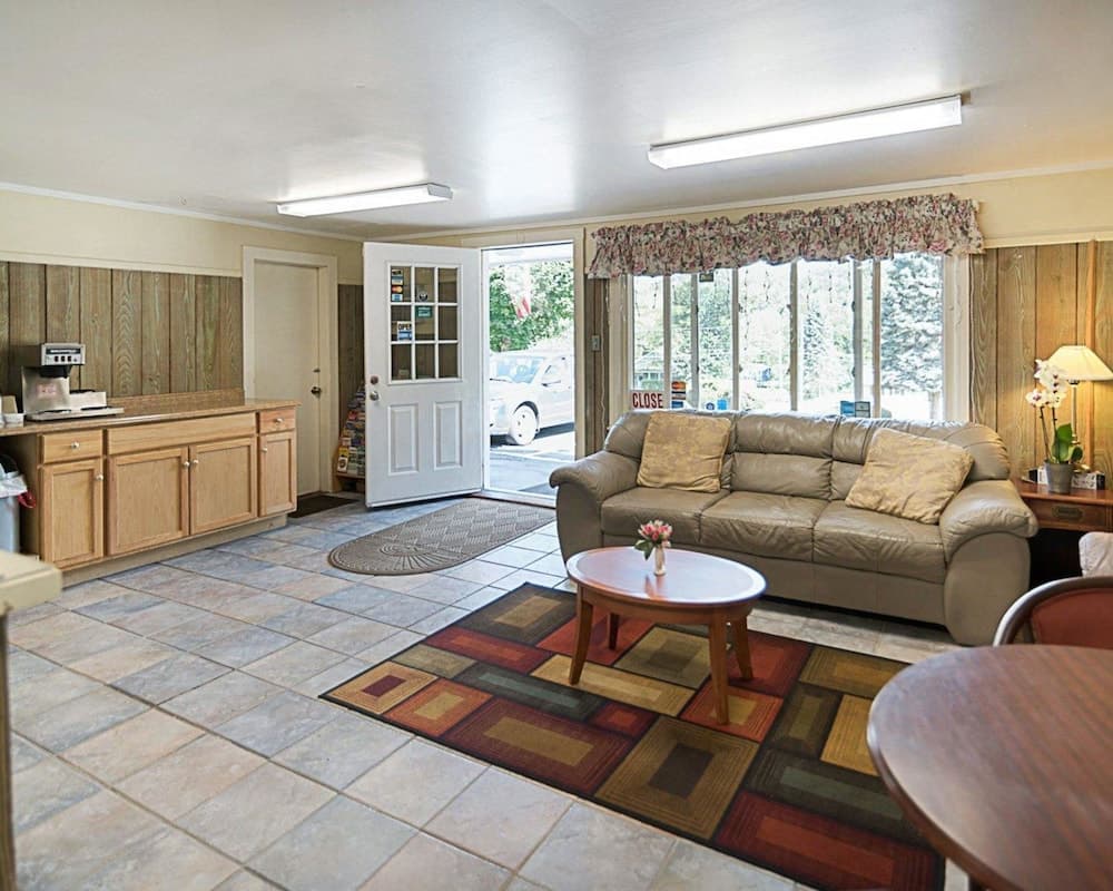 Econo Lodge gallery photo in Westminster — image 17