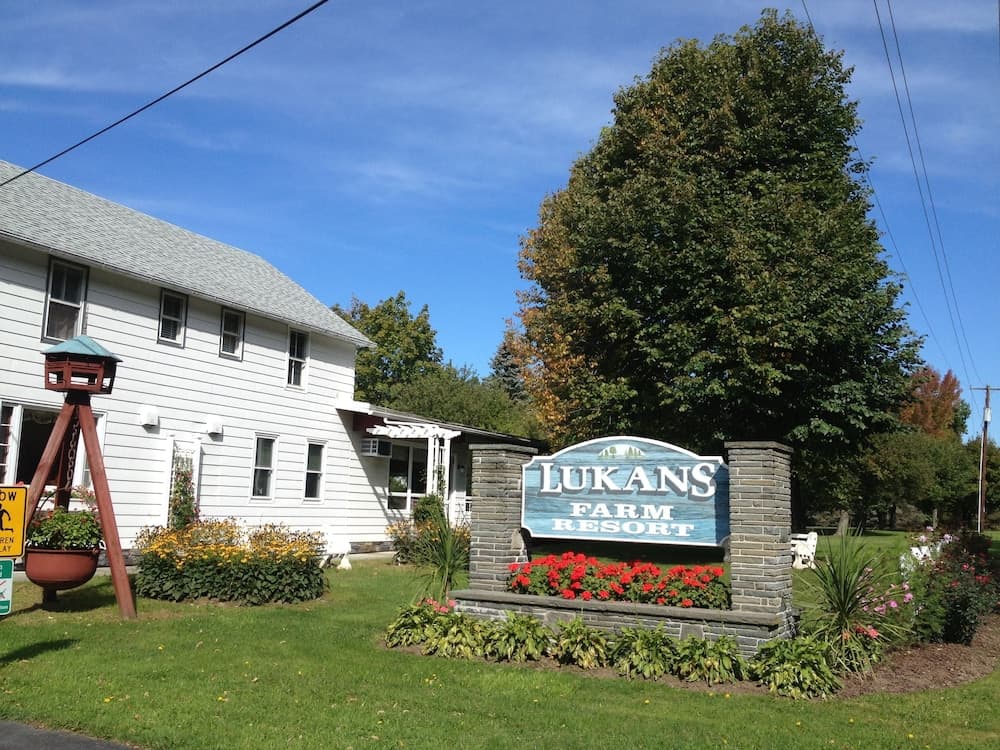 Lukans Farm Resort interior in Hawley, PA — gallery photo 2